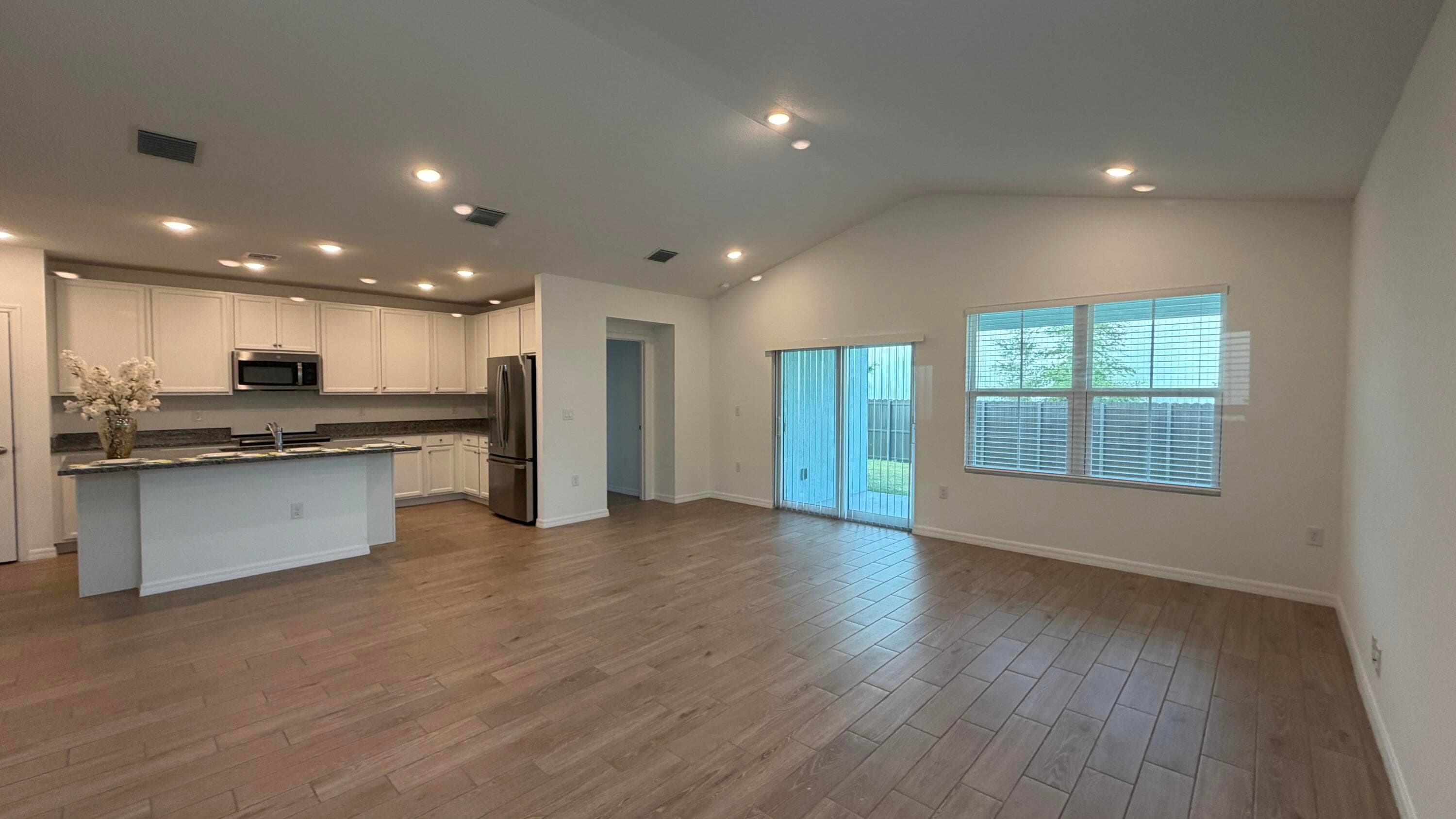 1782 SW Bayshore Boulevard, Port St. Lucie, FL 34984 30