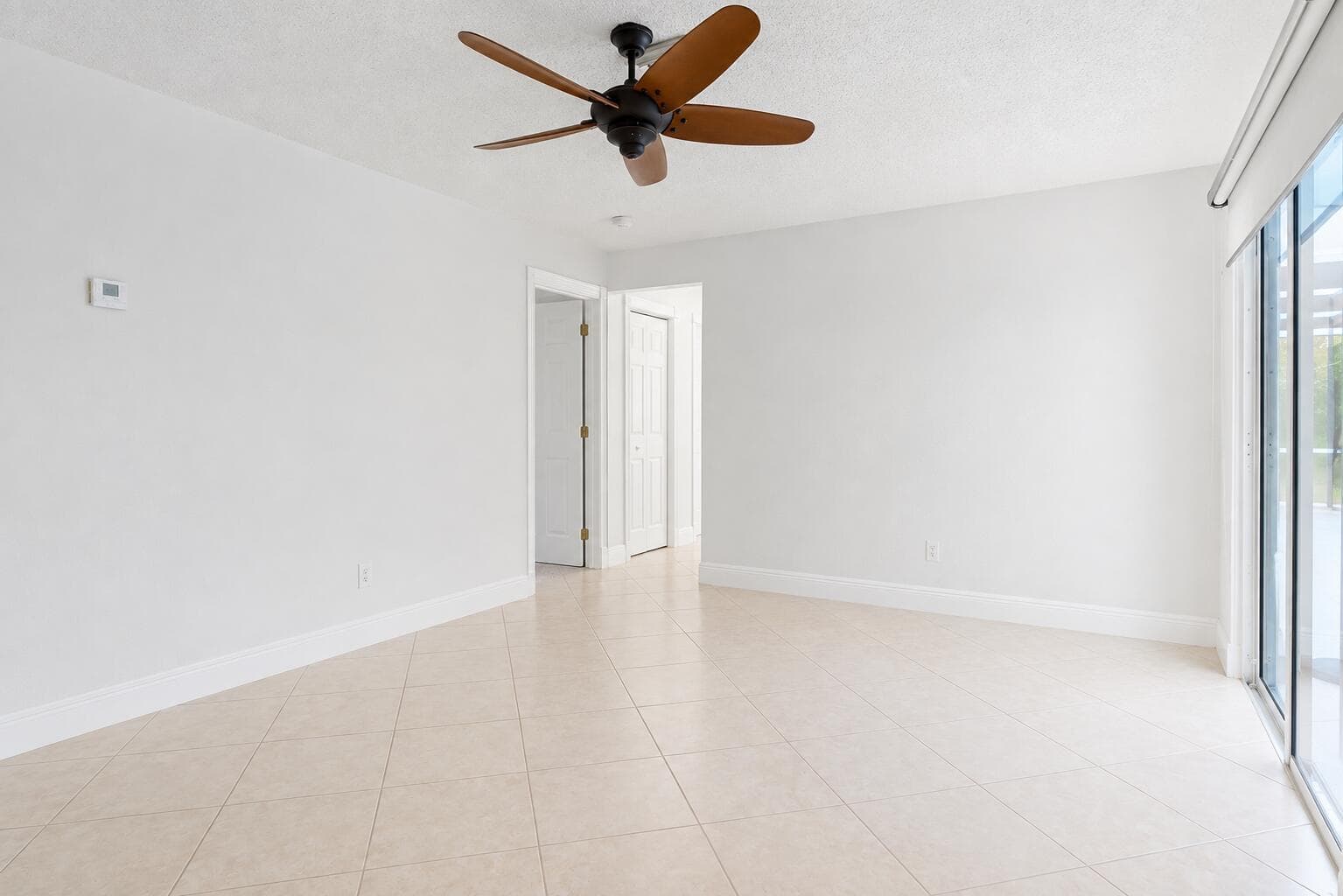 1966 Emilio Lane, West Palm Beach, FL 33406 27
