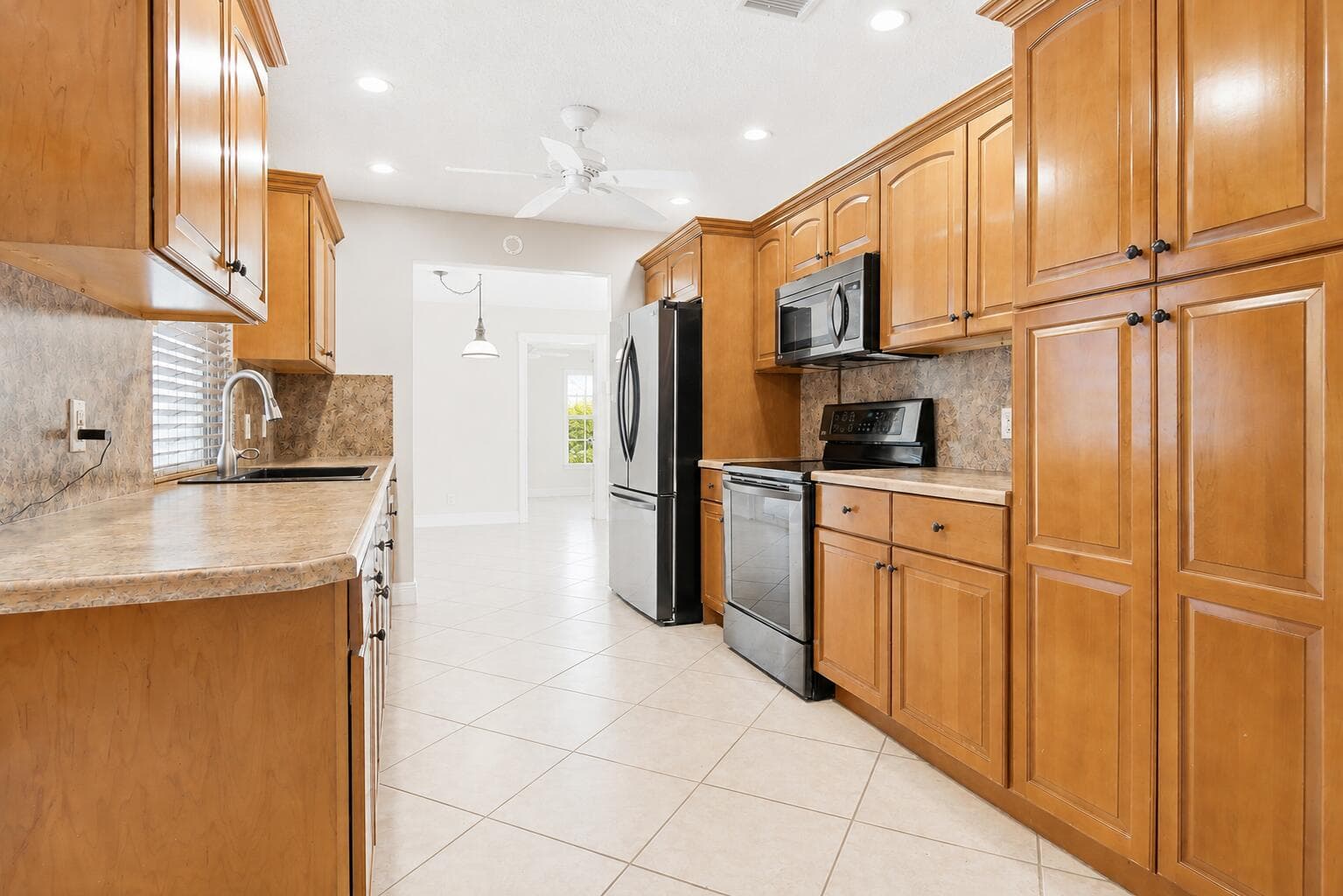 1966 Emilio Lane, West Palm Beach, FL 33406 21
