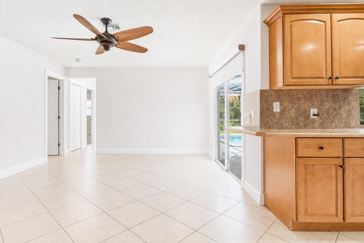 1966 Emilio Lane, West Palm Beach, FL 33406 23