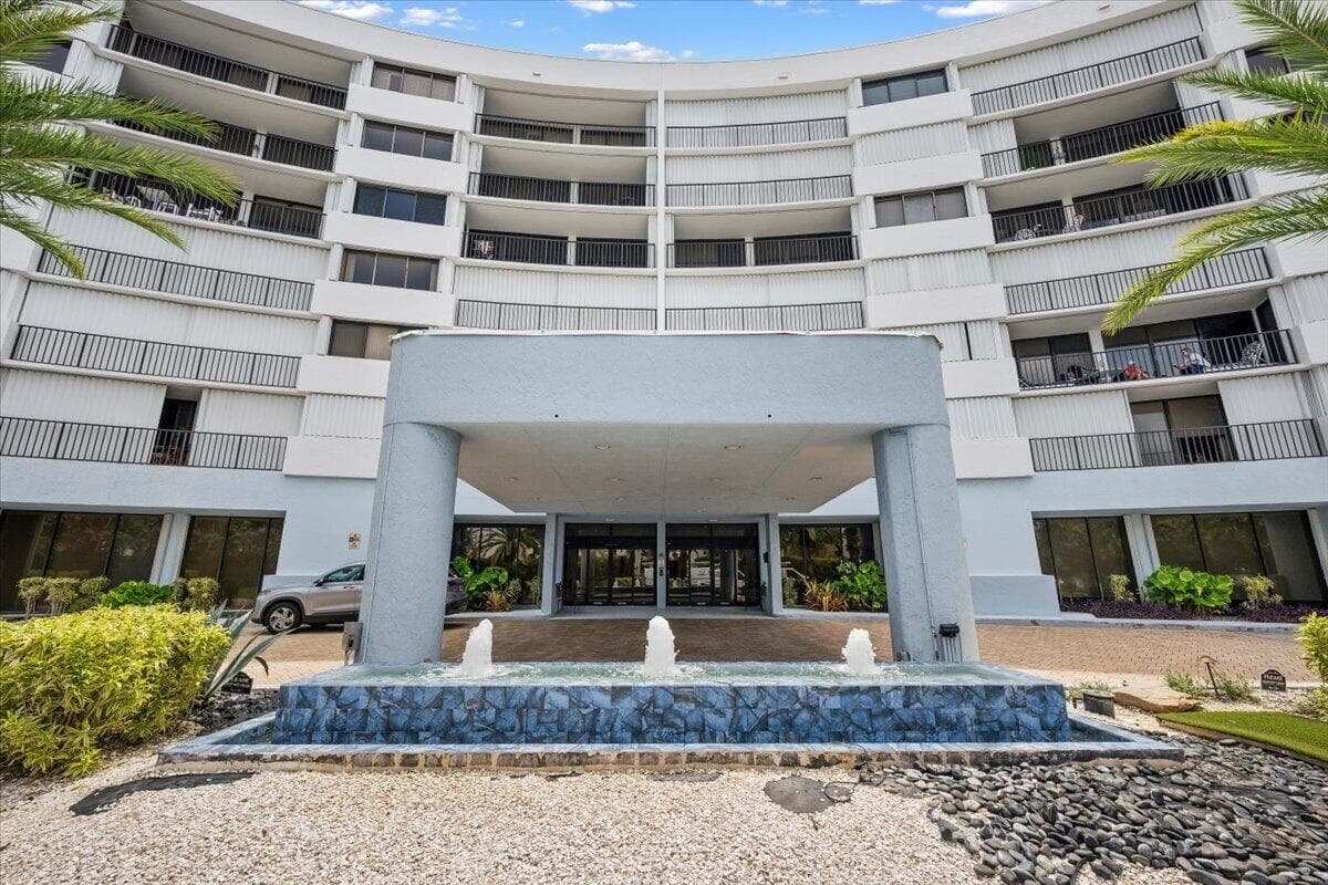 1300 S State Hwy A1A, Jupiter, FL 33477 4