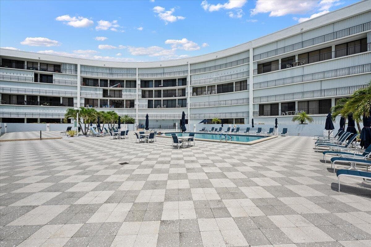 1300 S State Hwy A1A, Jupiter, FL 33477 30