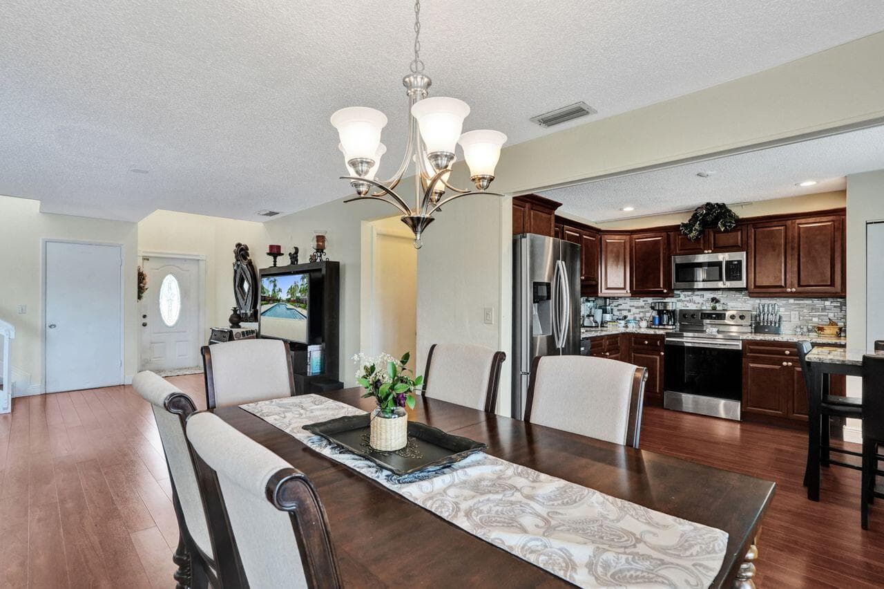 4737 Grapevine Way, Davie, FL 33331 22