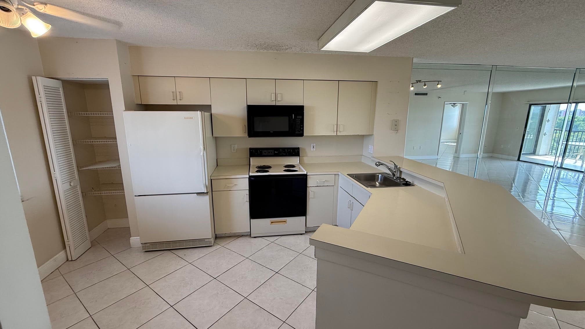 2334 S Cypress Bend Drive 802, Pompano Beach, FL 33069 3