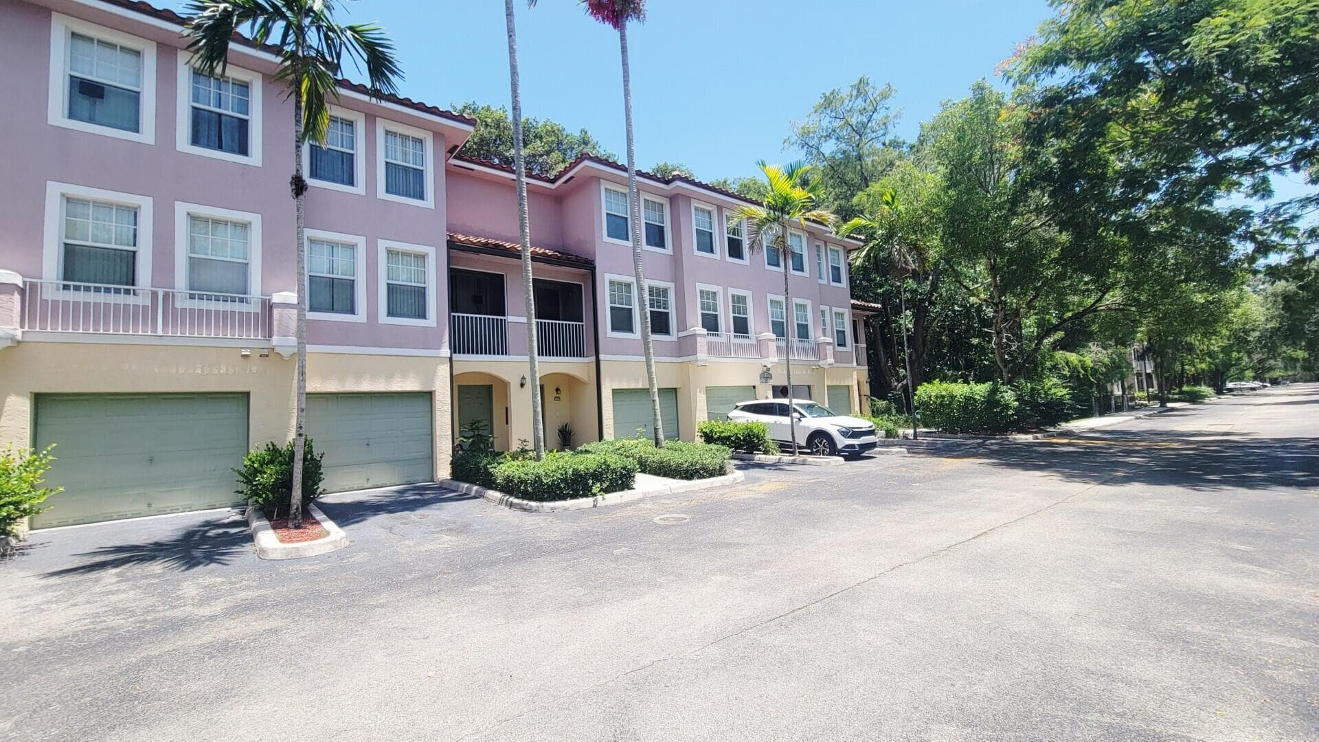 6920 W Sample Road, Coral Springs, FL 33067 3