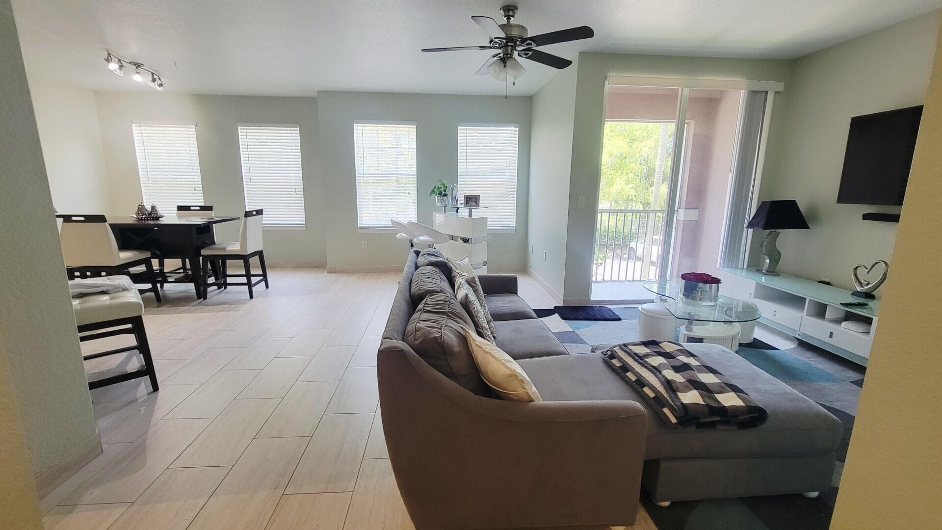 6920 W Sample Road, Coral Springs, FL 33067 29