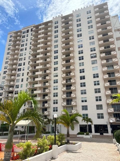 1865 S Ocean Drive, Hallandale Beach, FL 33009 19