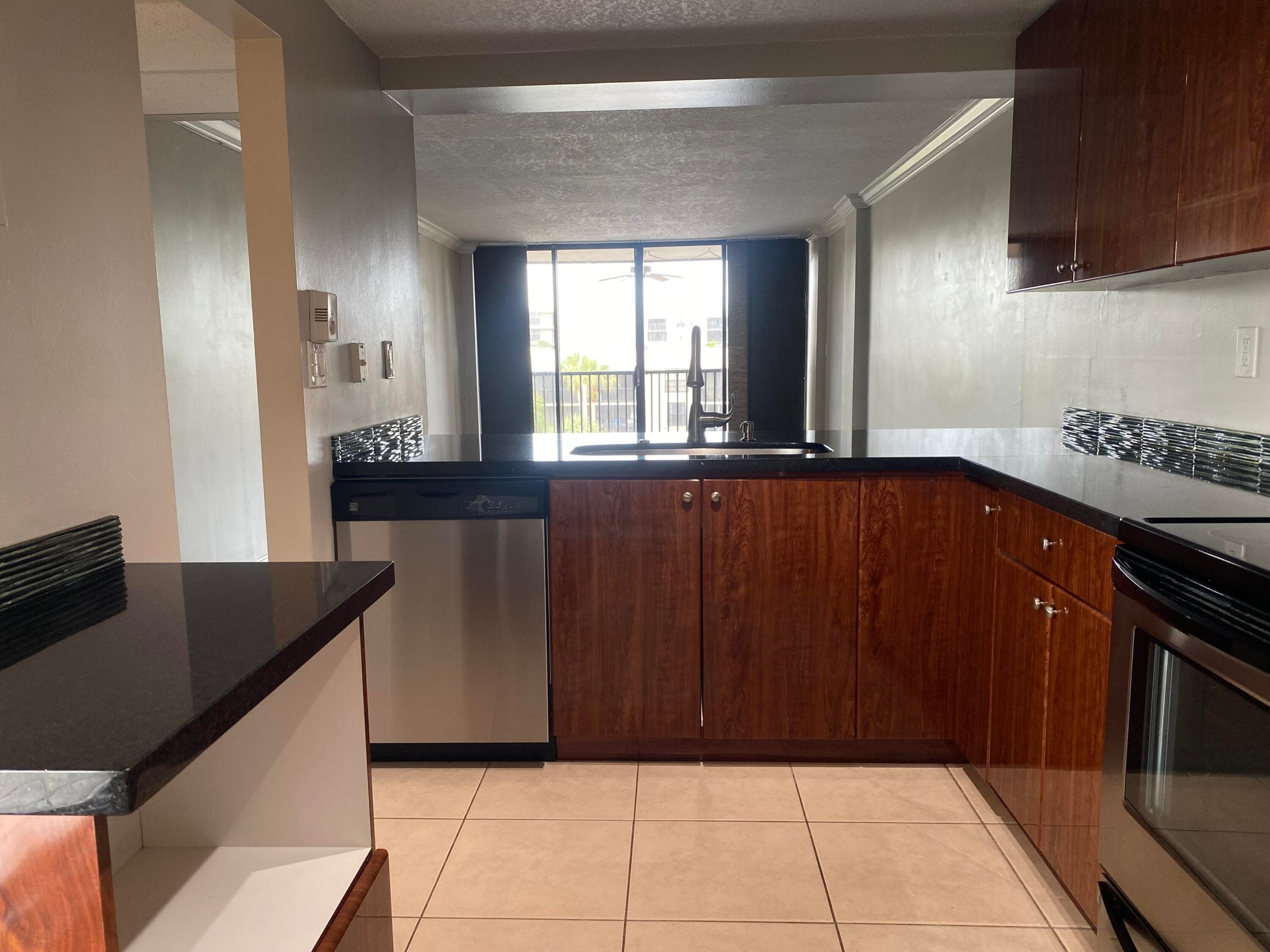 9 Royal Palm Way 403, Boca Raton, FL 33432 7