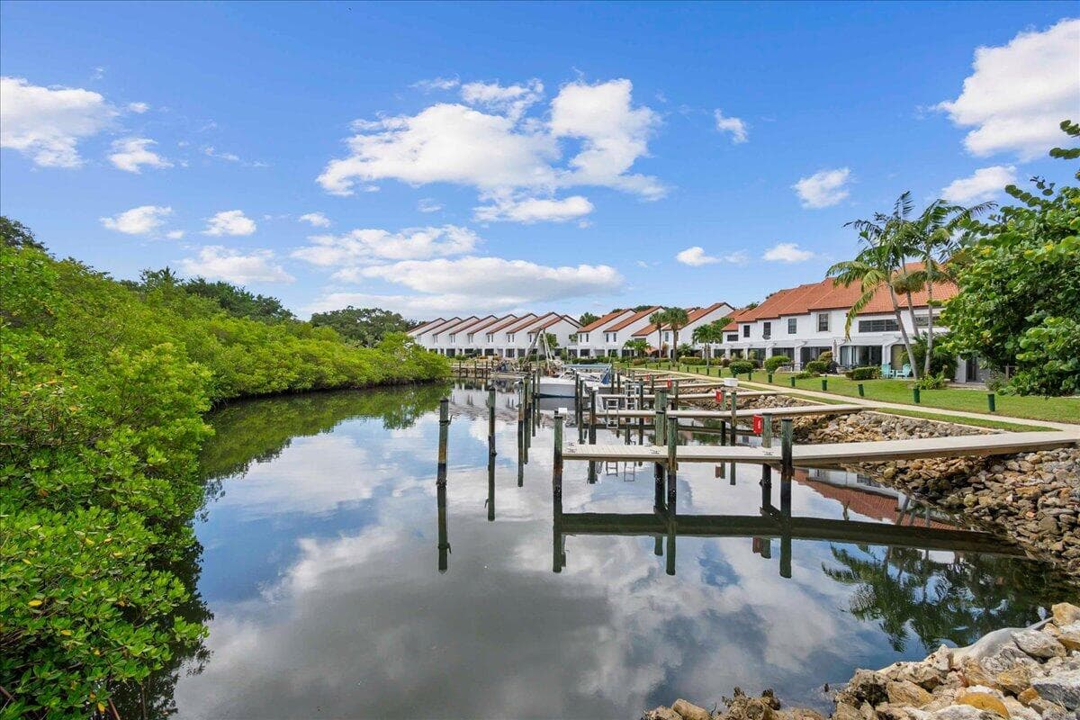 2359 TREASURE ISLE Drive 31, Palm Beach Gardens, FL 33410 33