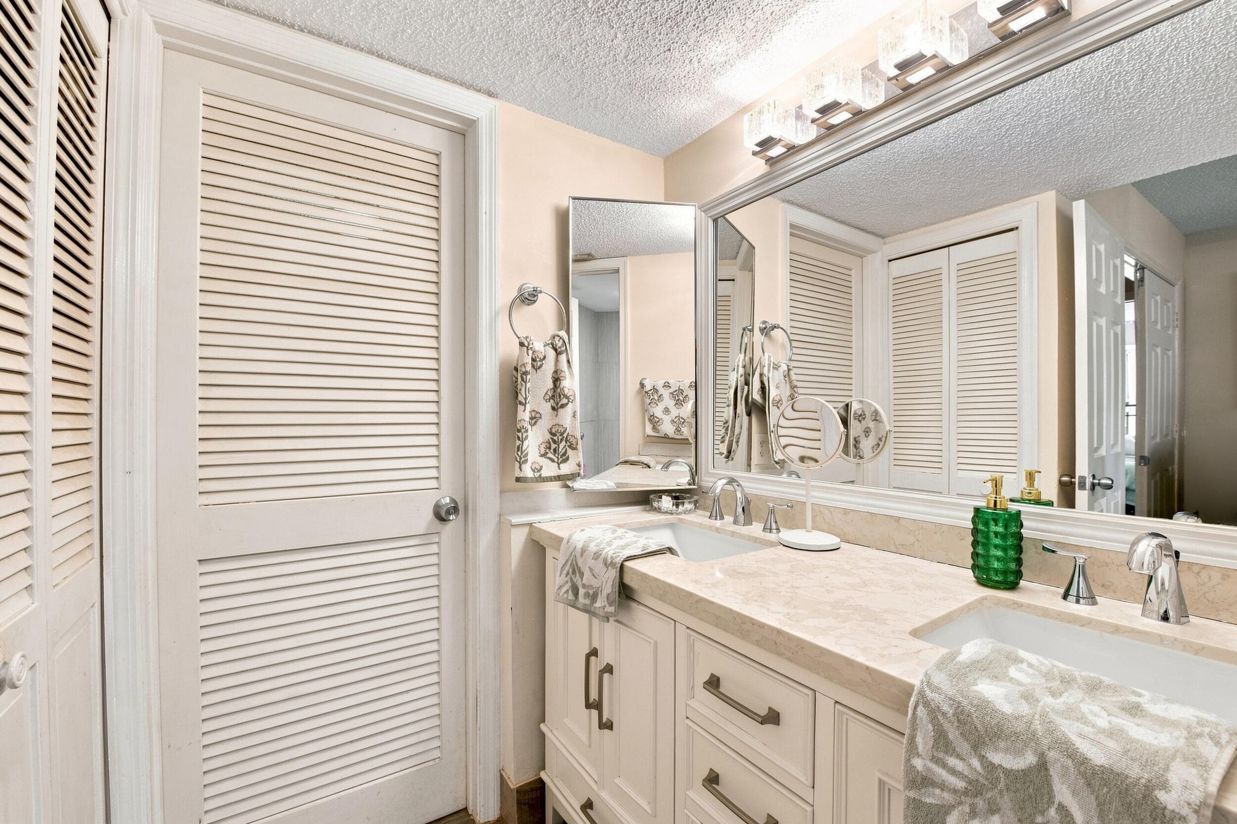 126 WEYBRIDGE Circle B, Royal Palm Beach, FL 33411 20