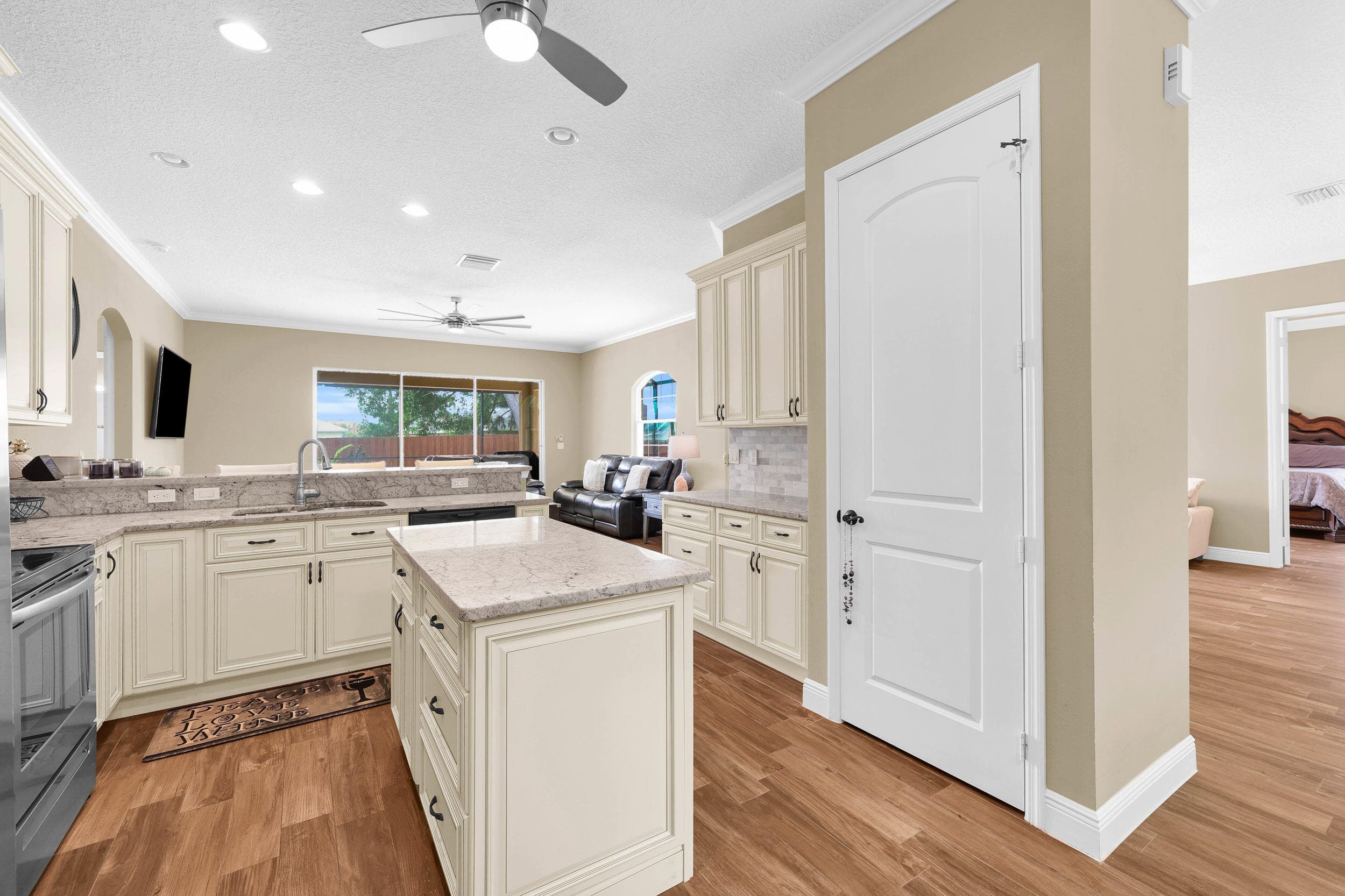 5784 NW WESLEY Road, Port St. Lucie, FL 34986 12