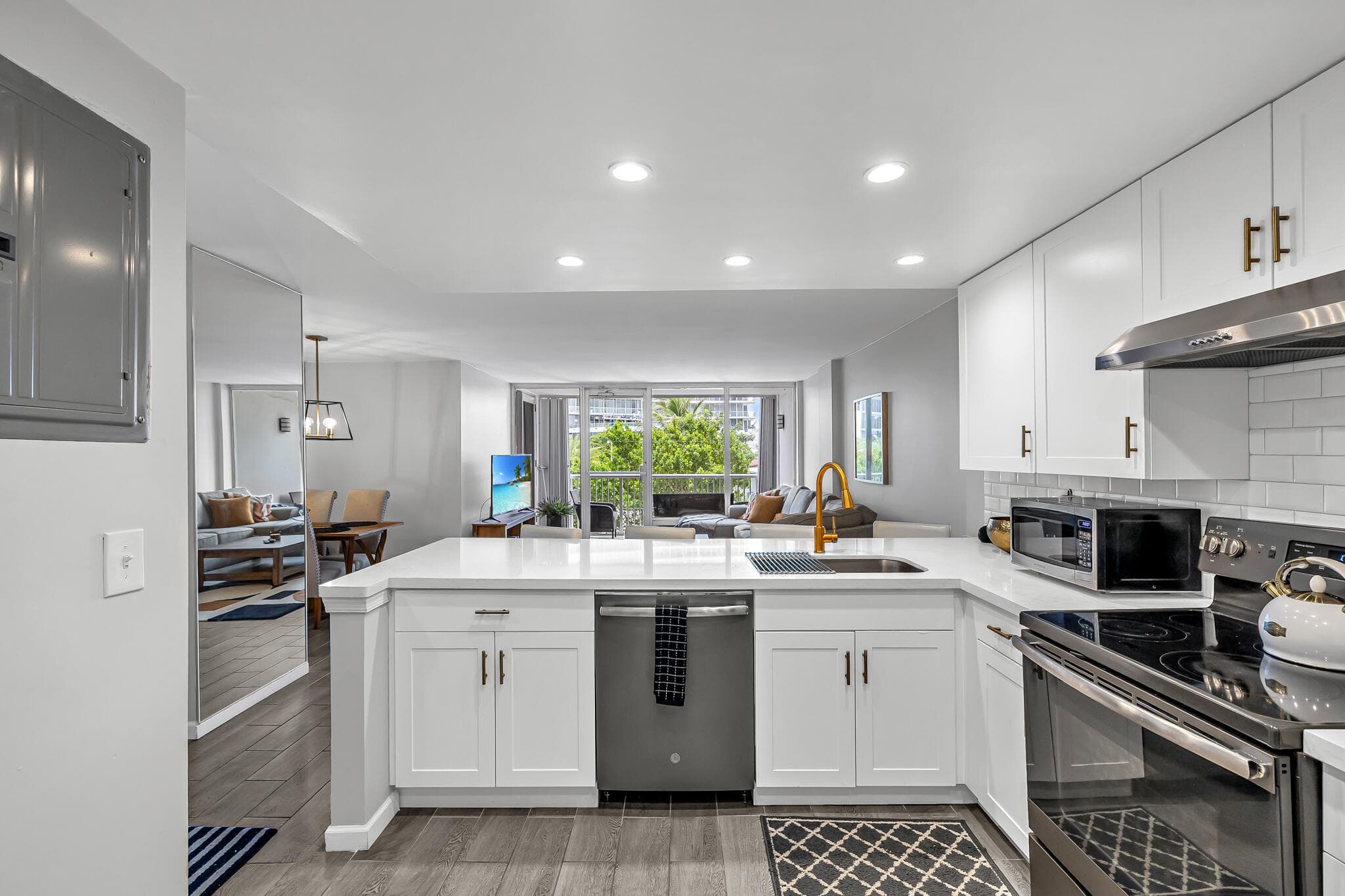 2200 NE 33RD Avenue 3E, Fort Lauderdale, FL 33305 6