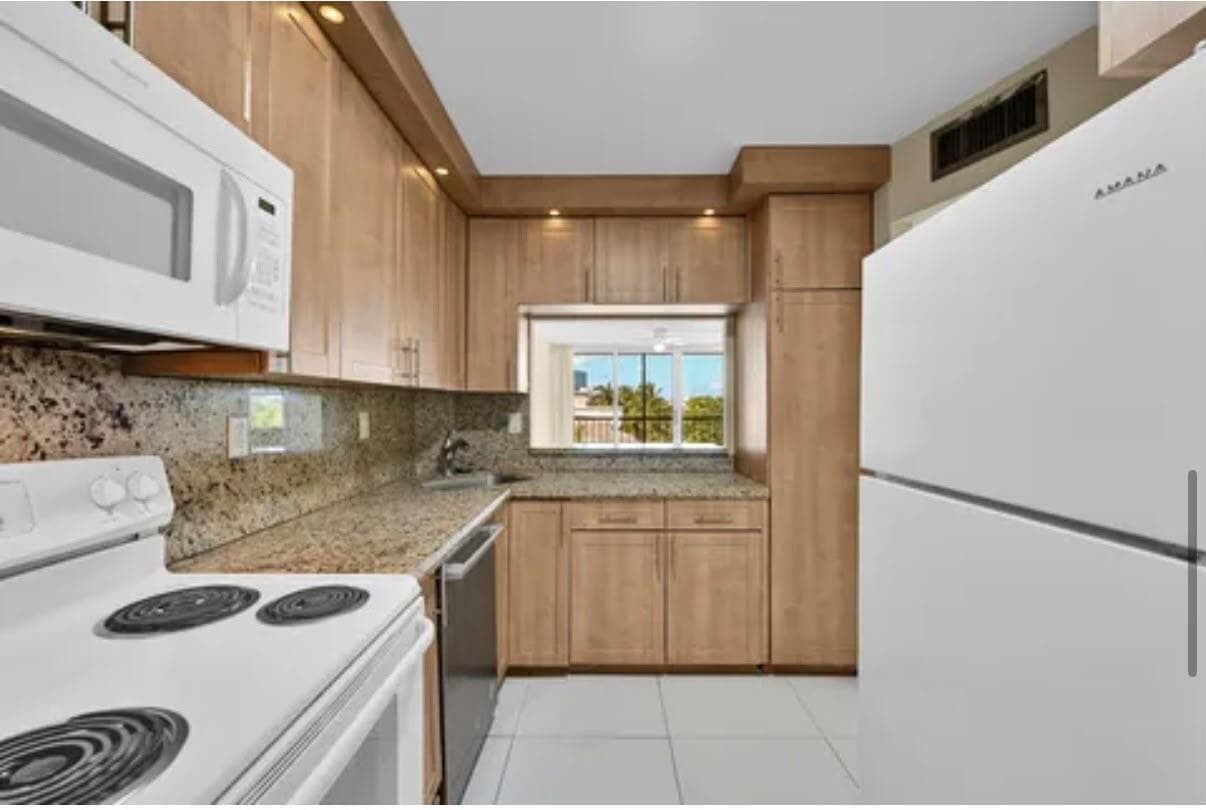 4501 NE 21st Avenue 412, Fort Lauderdale, FL 33308 3