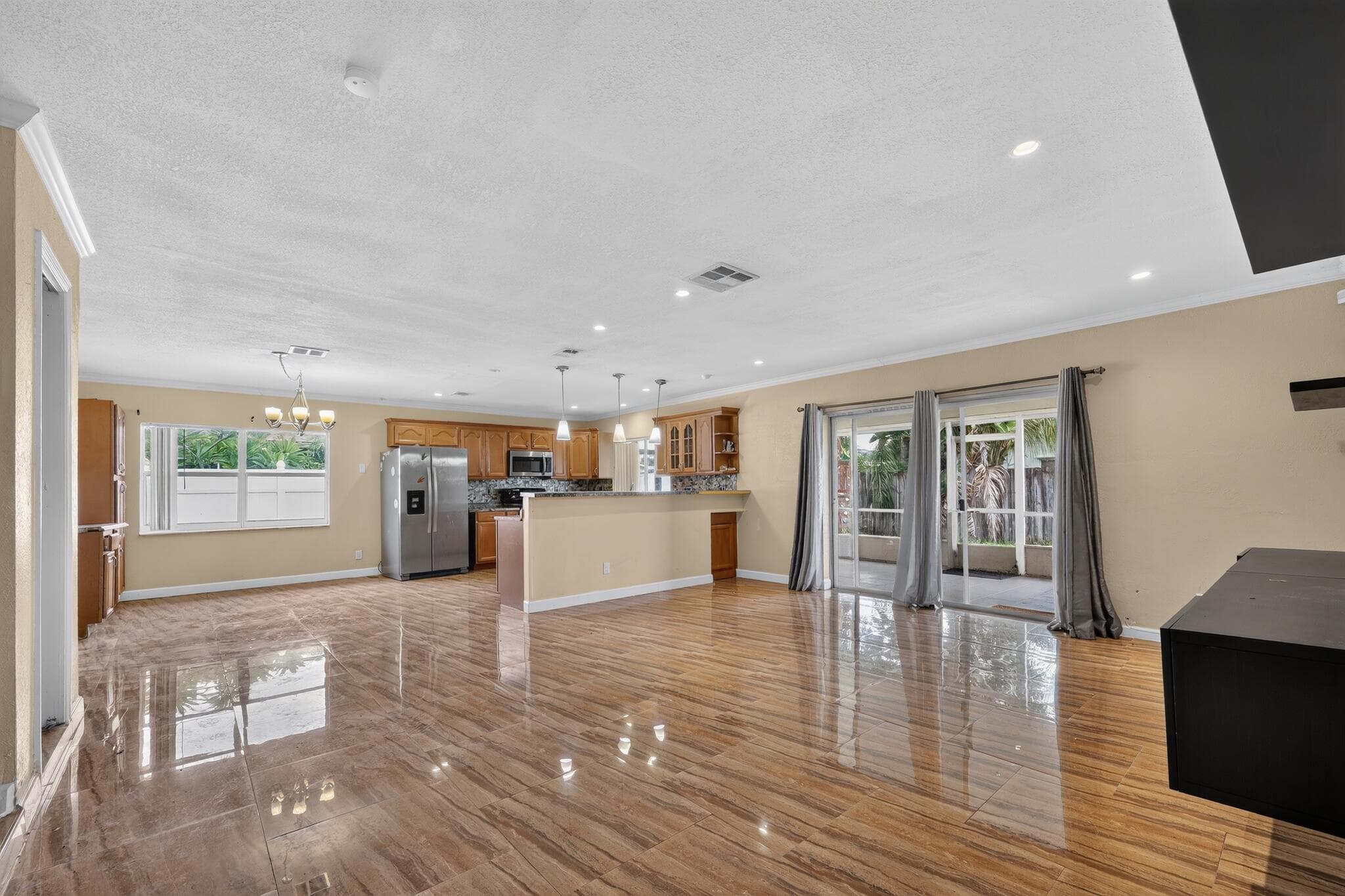 8208 NW 75TH Avenue, Tamarac, FL 33321 6