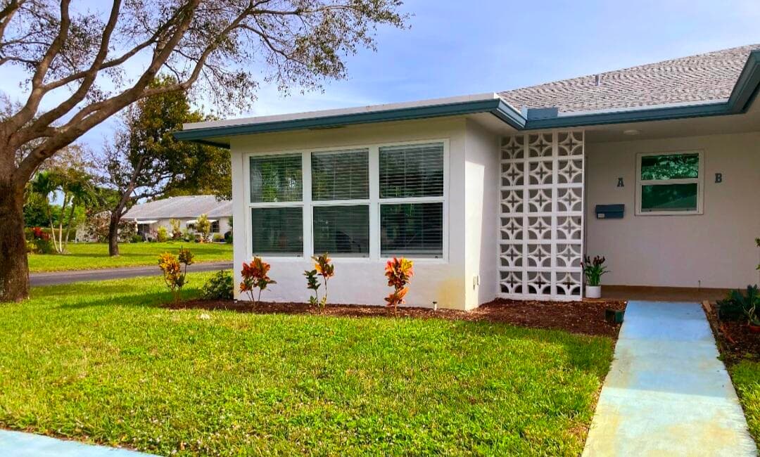1155 S Drive Circle A, Delray Beach, FL 33445