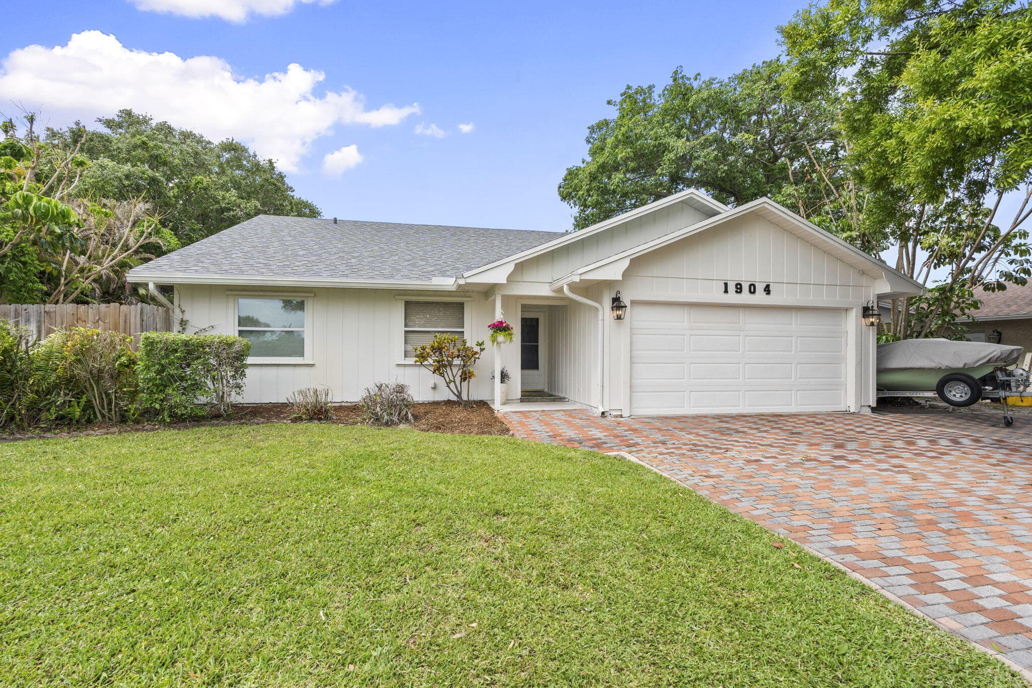 1904 NE Avenida Dracaena, Jensen Beach, FL 34957