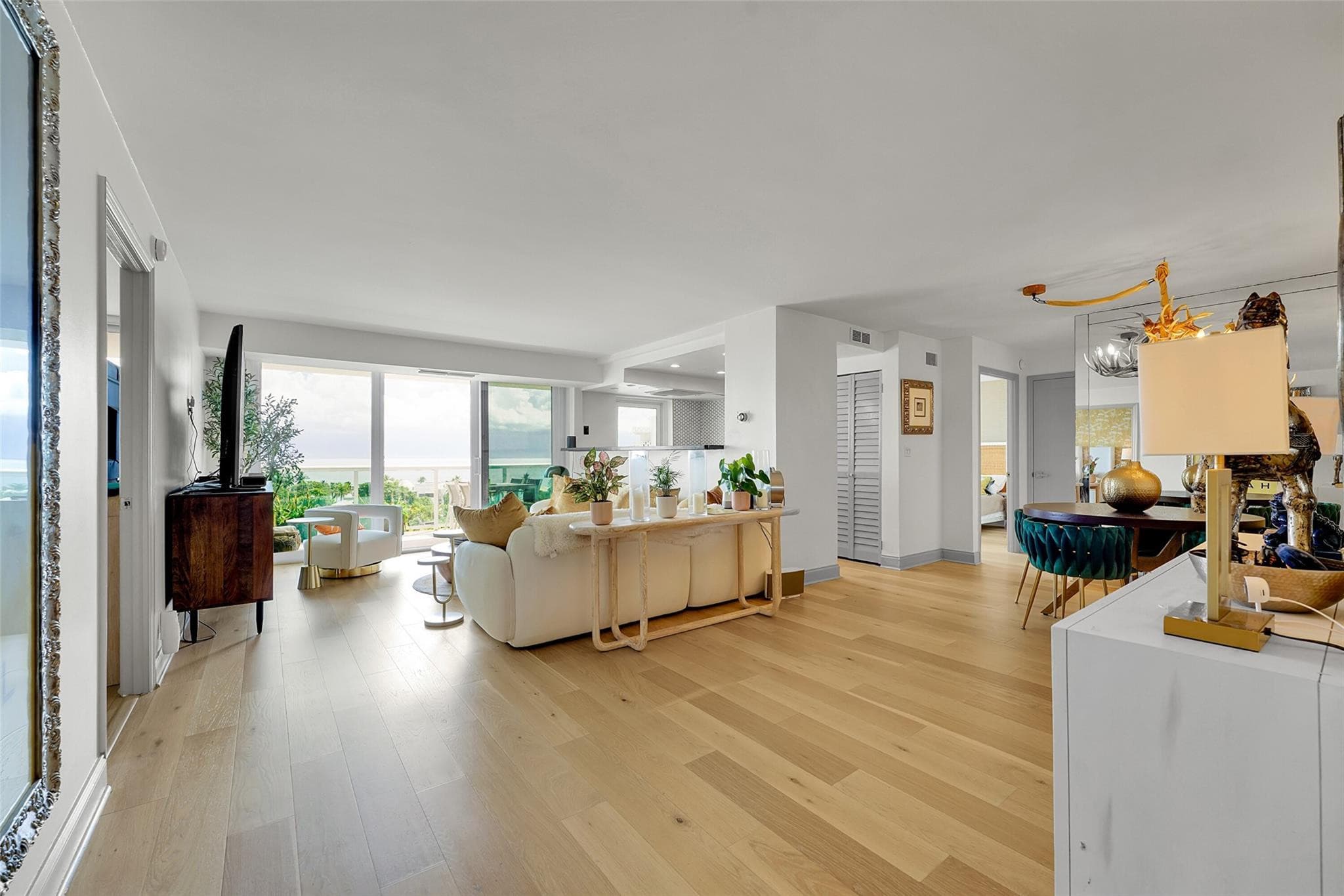 2841 N Ocean Boulevard 1004, Fort Lauderdale, FL 33308