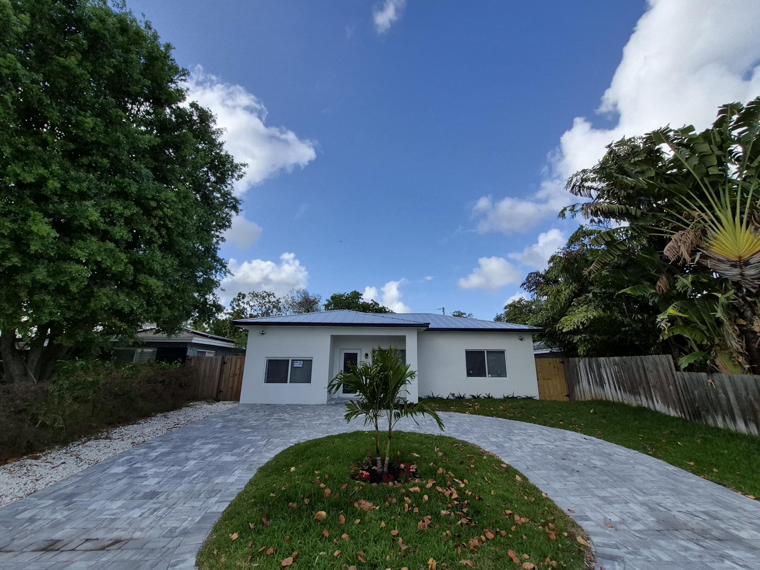 111 NE 45 Street, Oakland Park, FL 33334