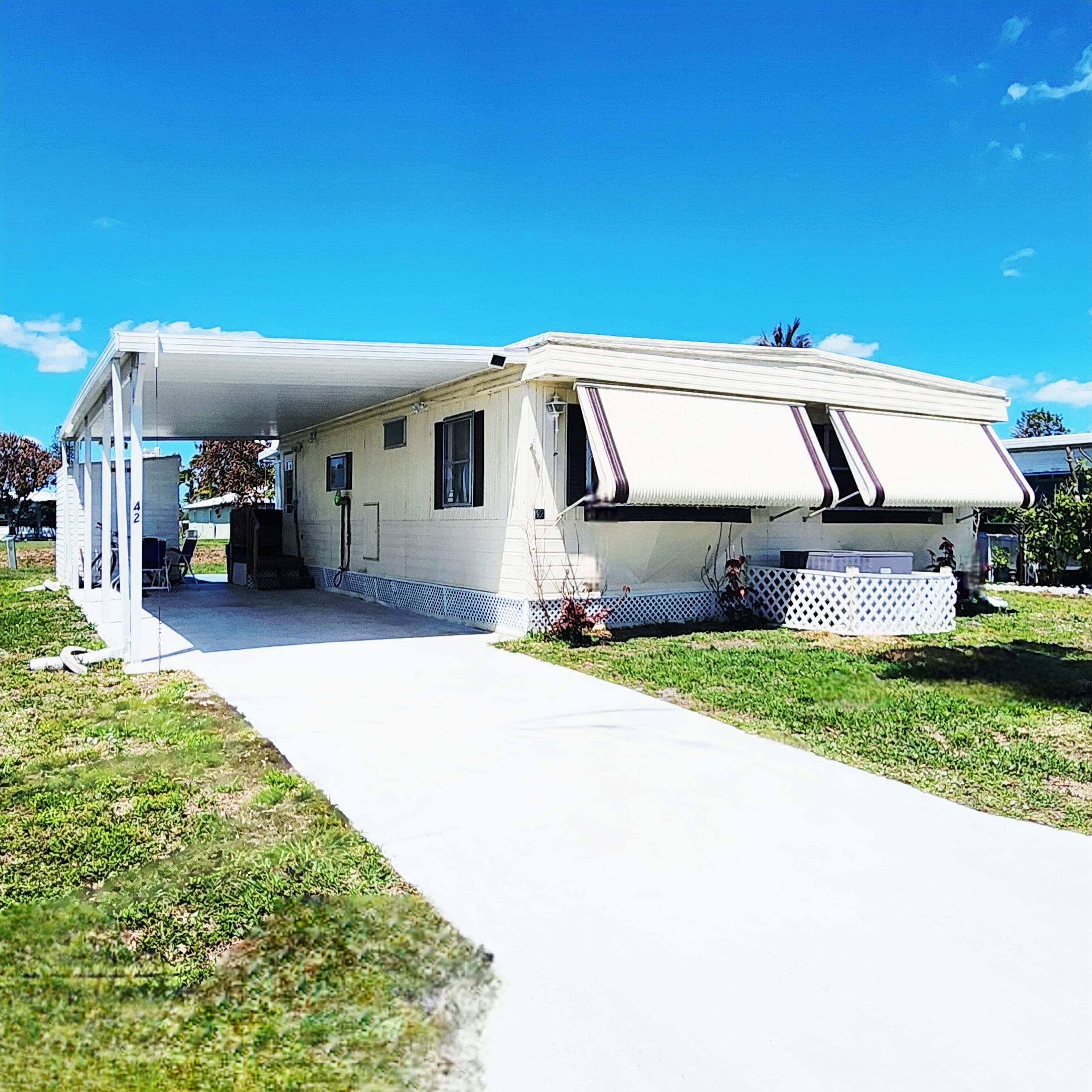 42 SE Spanish Way, Port St. Lucie, FL 34952