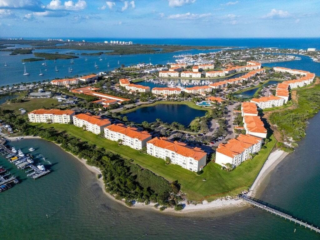 27 Harbour Isle Drive W 305, Fort Pierce, FL 34949