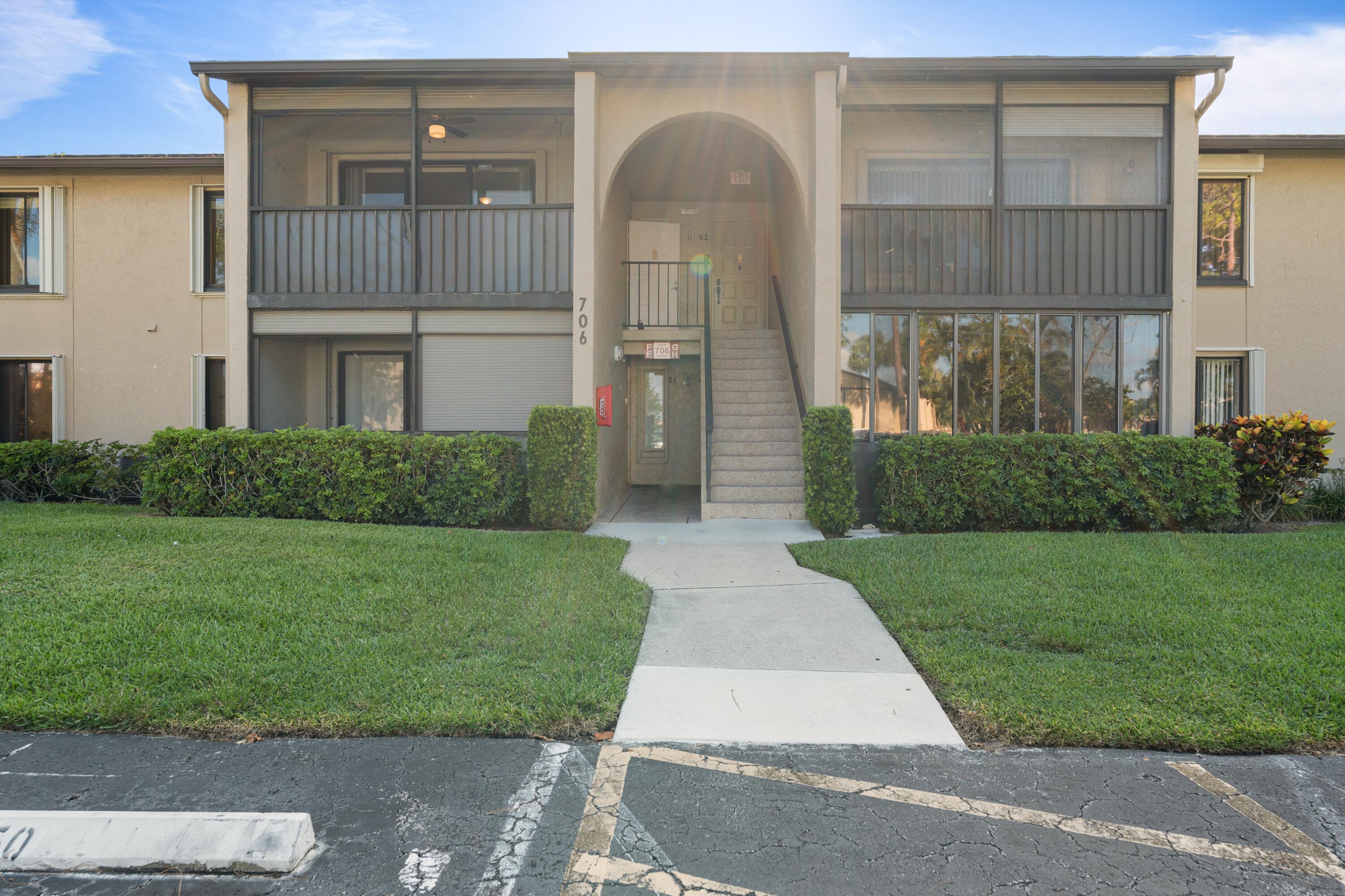 706 Sunny Pine Way E2, Greenacres, FL 33415