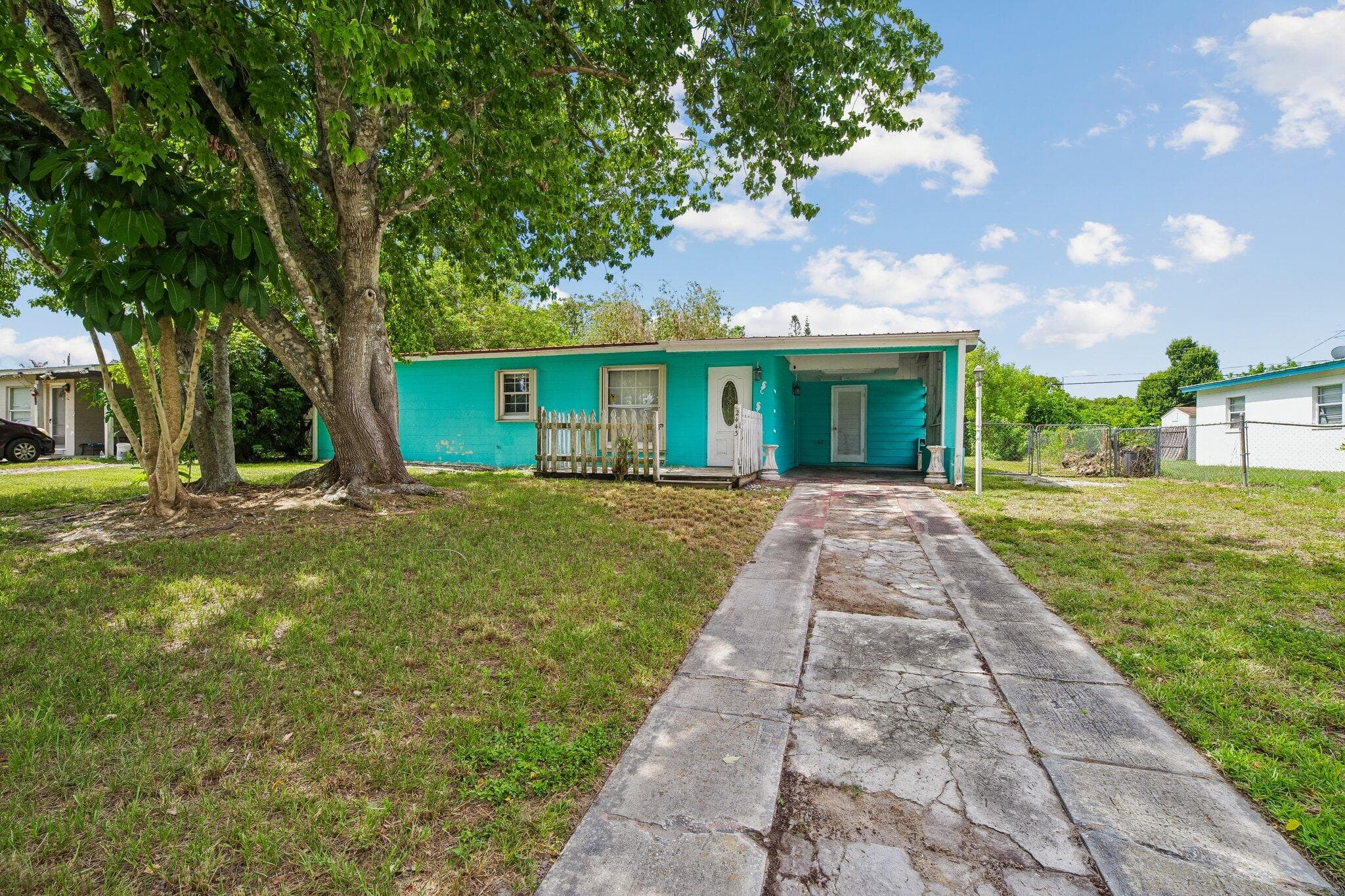 2443 2nd Place SW, Vero Beach, FL 32962
