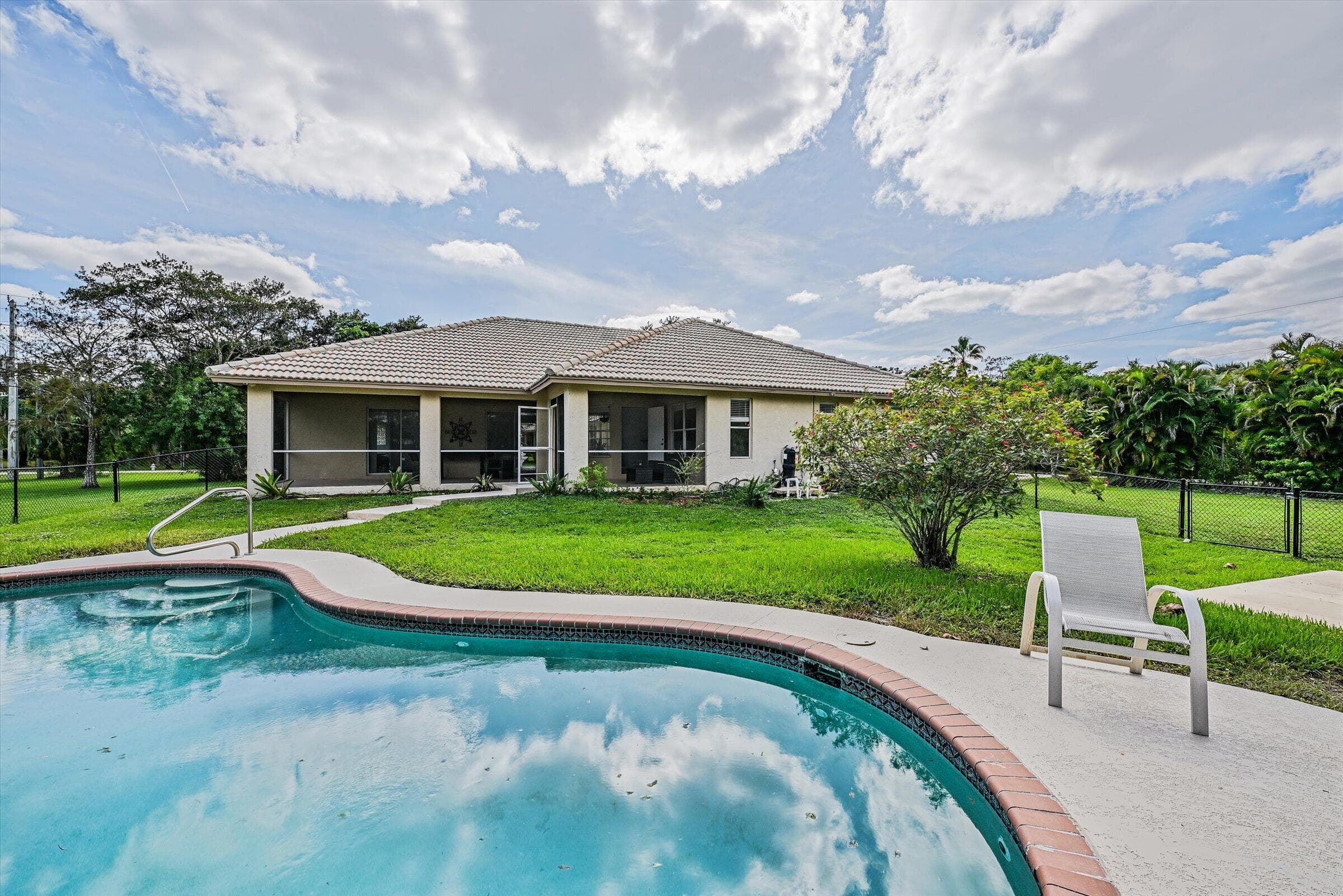 8671 155th Place N, Palm Beach Gardens, FL 33418