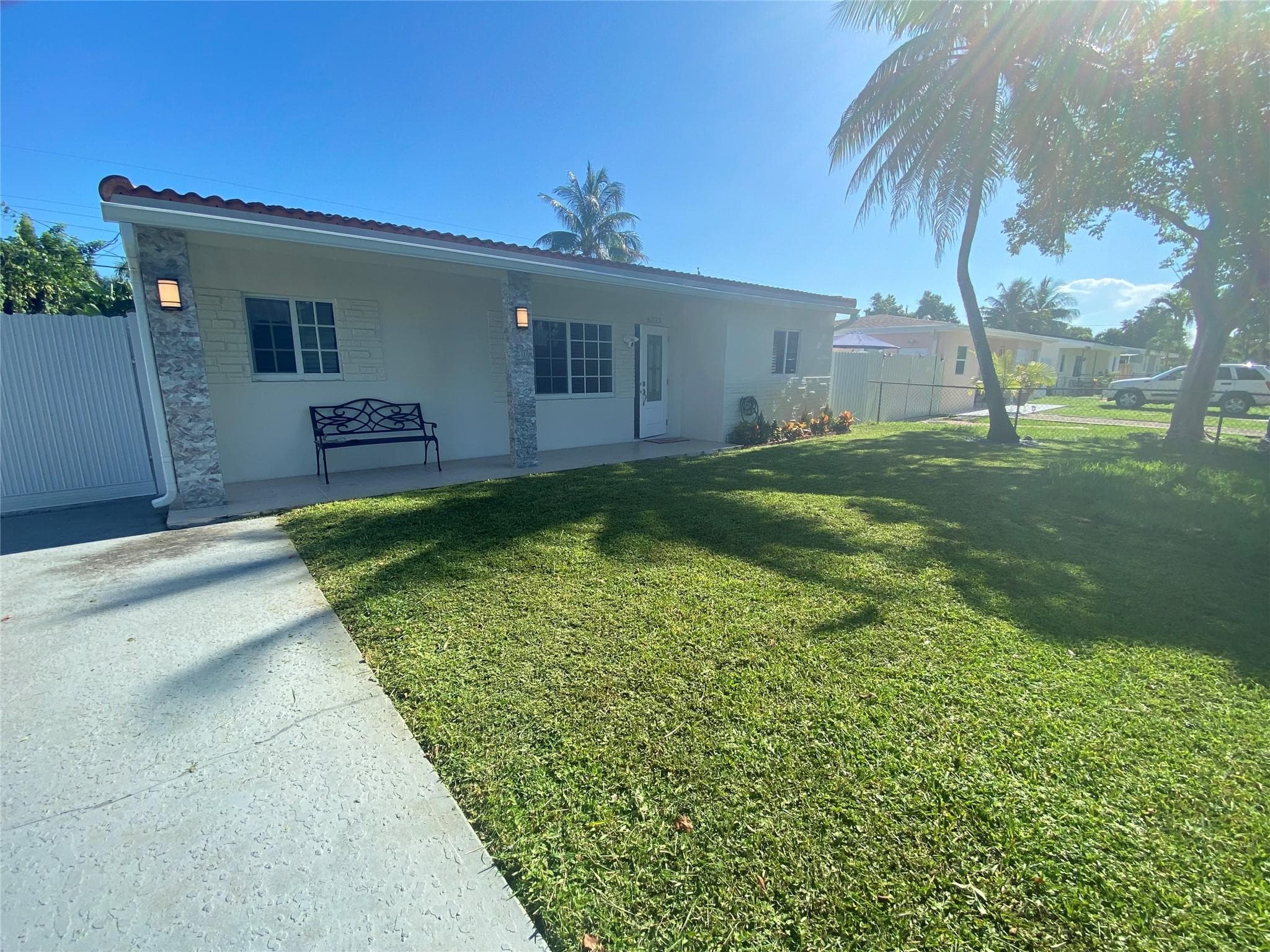 6325 Grant Court, Hollywood, FL 33024